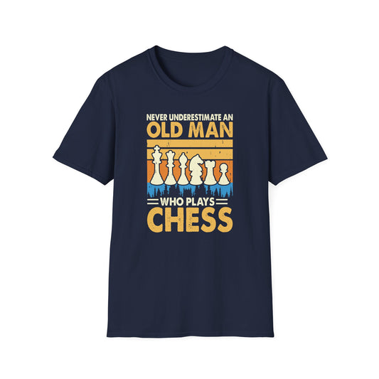 Never Underestimate an Old Man who Plays Chess T-Shirt